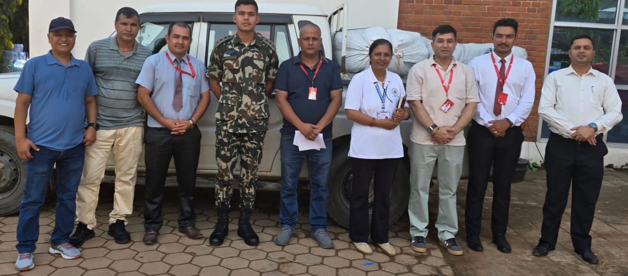 यसअघि नै सरकारलाई २ करोड बढी सहयोग गरेको प्रभु बैंकले प्रभावित क्षेत्रमै पुगेर दियो राहत सामग्री