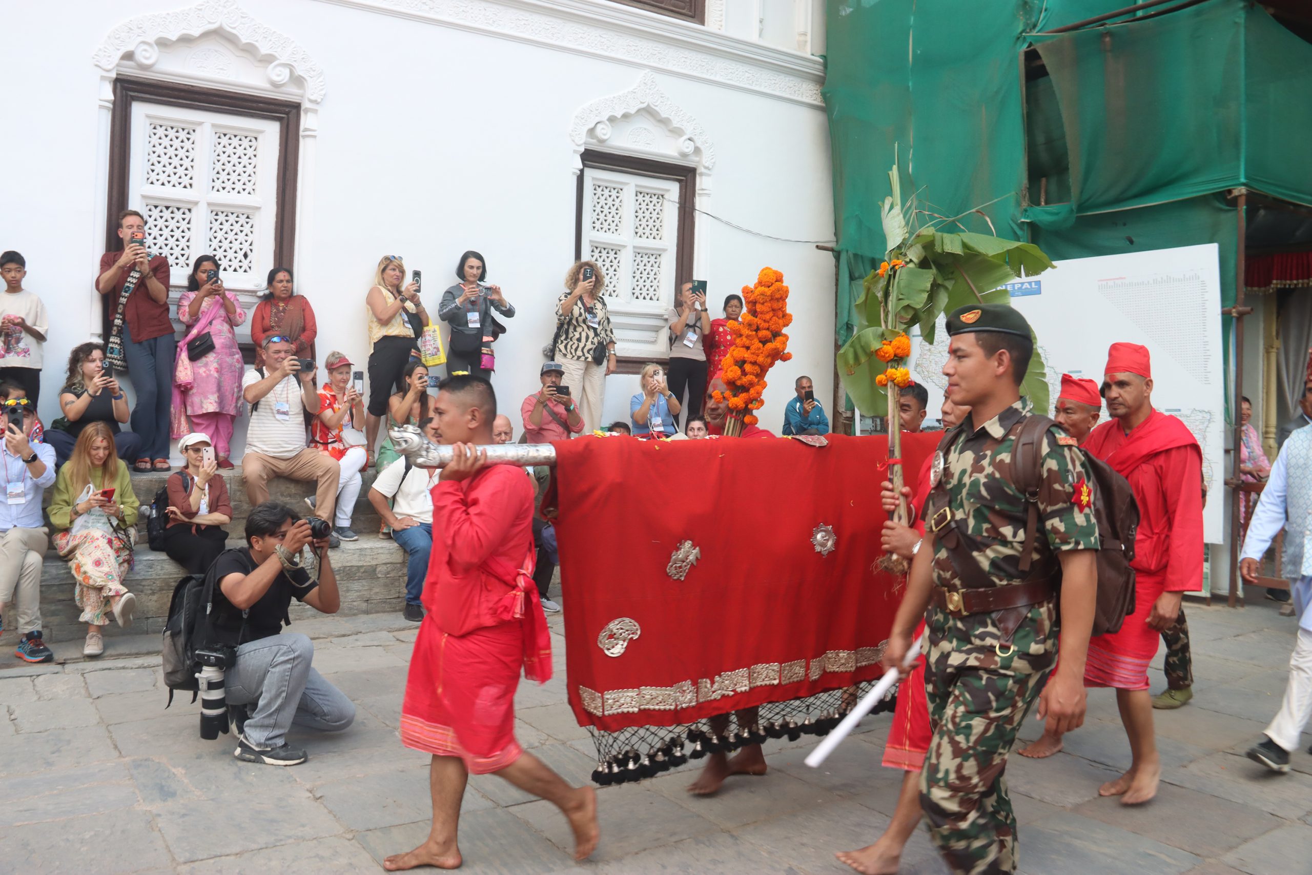 पूजा कोठा एवं दसैँ घरमा भित्र्याइयो फूलपाती